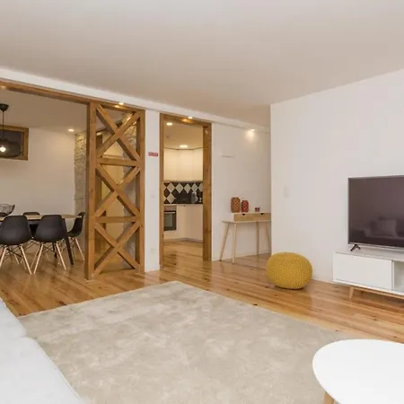 Апартаменти Amazing 3br In City Center By Guestready *