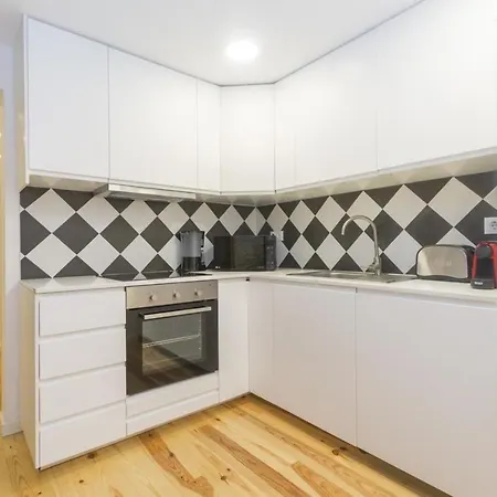 Апартаменти Amazing 3br In City Center By Guestready *